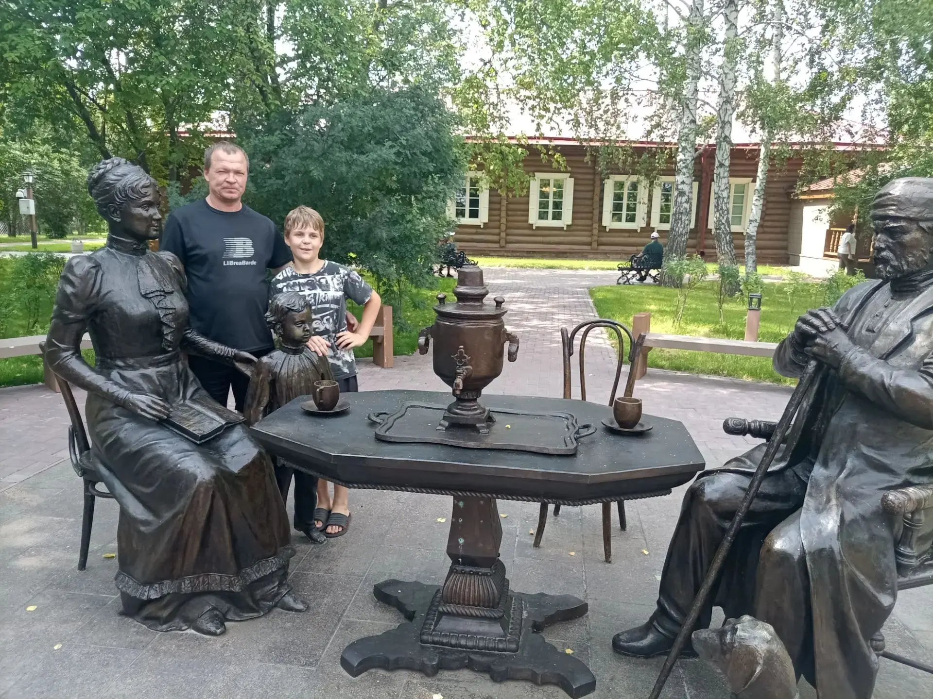 Акция "Семейные  выходные". Семья Бойко Данила (5 класс) посетили Аксаковский музей.