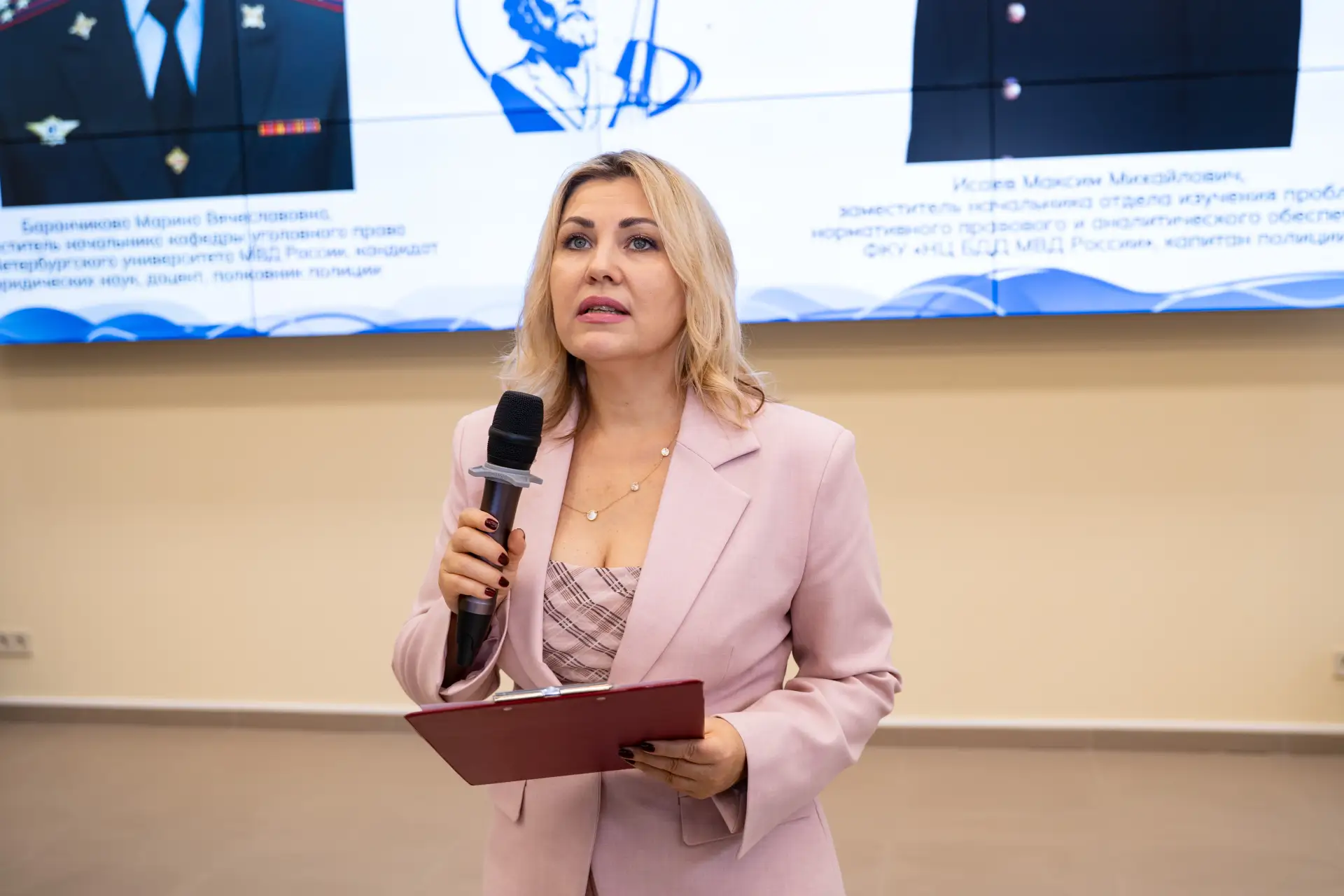 Продолжается серия бинарных лекций для будущих юристов ЮЗГУ. Обсудили безопасность доро...