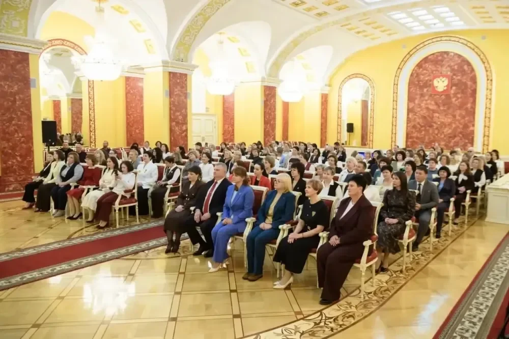 Наши педагоги — в сотне лучших в области! 👏