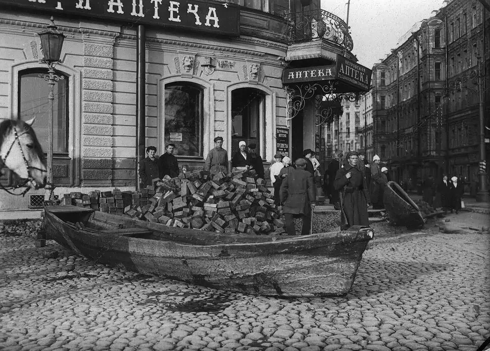 1924.Восстановительные работы по ликвидации последствий наводнений на начале Большого п...