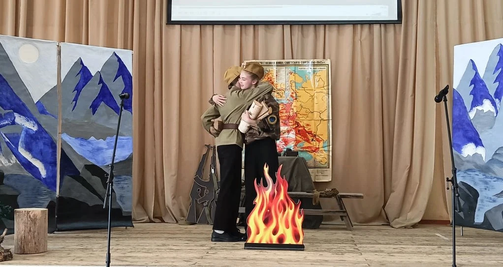 7 мая в актовом зале МАОУ "СОШ № 32 им. Г.А.Сборщикова" состоялся торжественный конкурс «Театральный