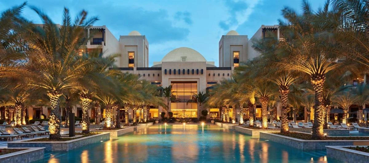 ДВОЕ ДЕТЕЙ ОТДЫХАЮТ БЕСПЛАТНО В RIXOS, ОАЭ 🇦🇪