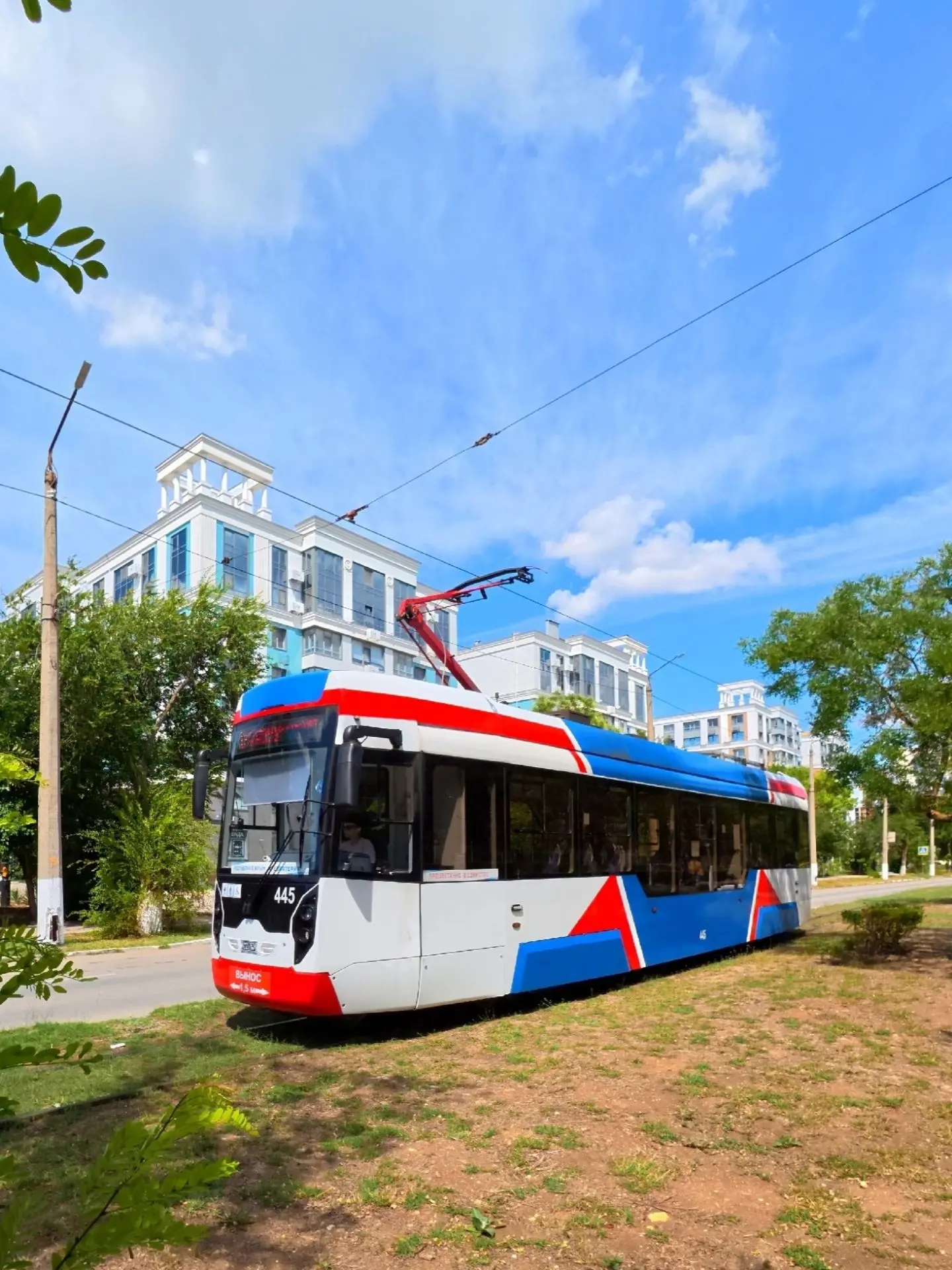 Один день в сердце курортной Евпатории

🏫 Город, кажется, звучит в особом ритме. Евпатория, с её бо