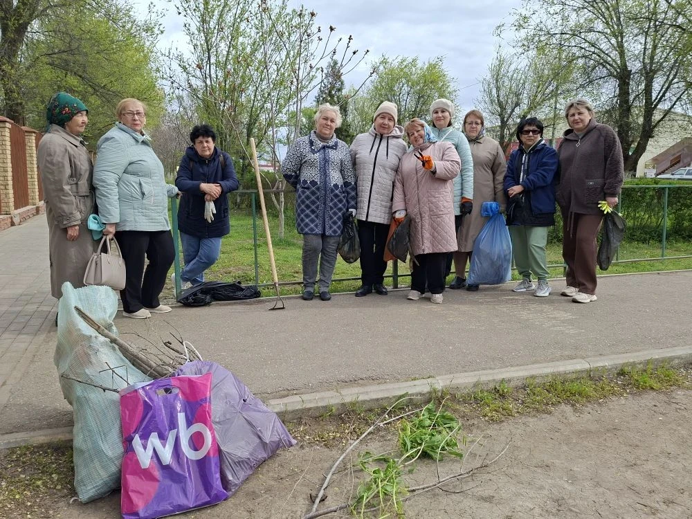 25 апреля, прошёл Всероссийский субботник, и наша школа не осталась в стороне! ⁣ Ученики и педагоги 