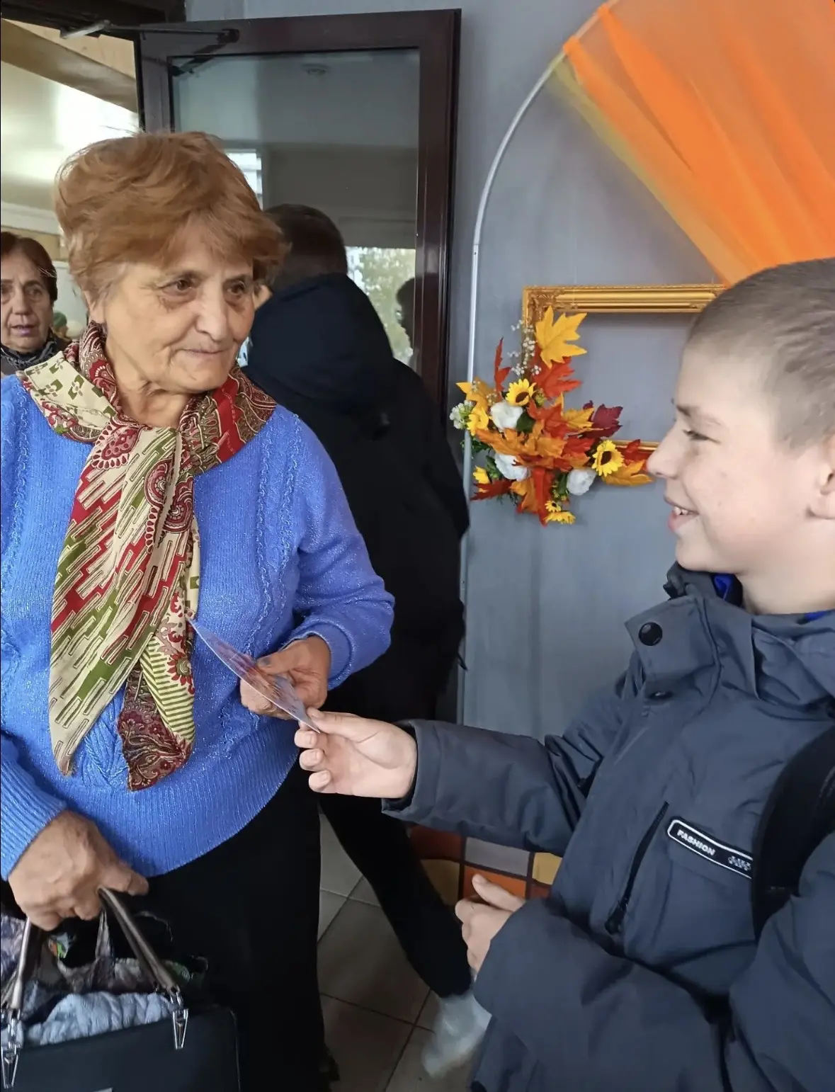 Тепло наших сердец — старшему поколению!♥️