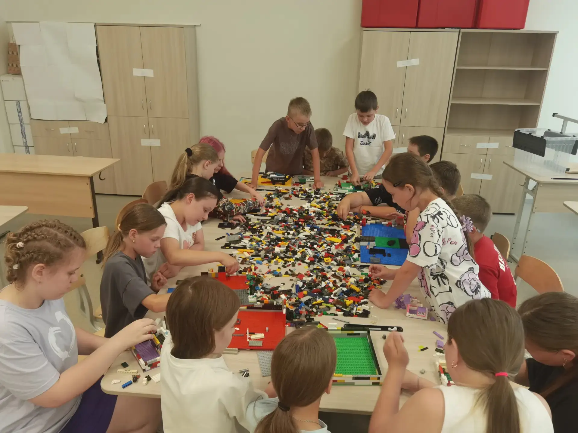 ☀️ Лето — не повод останавливаться! Наши педагоги продолжают вдохновлять и учить даже н...