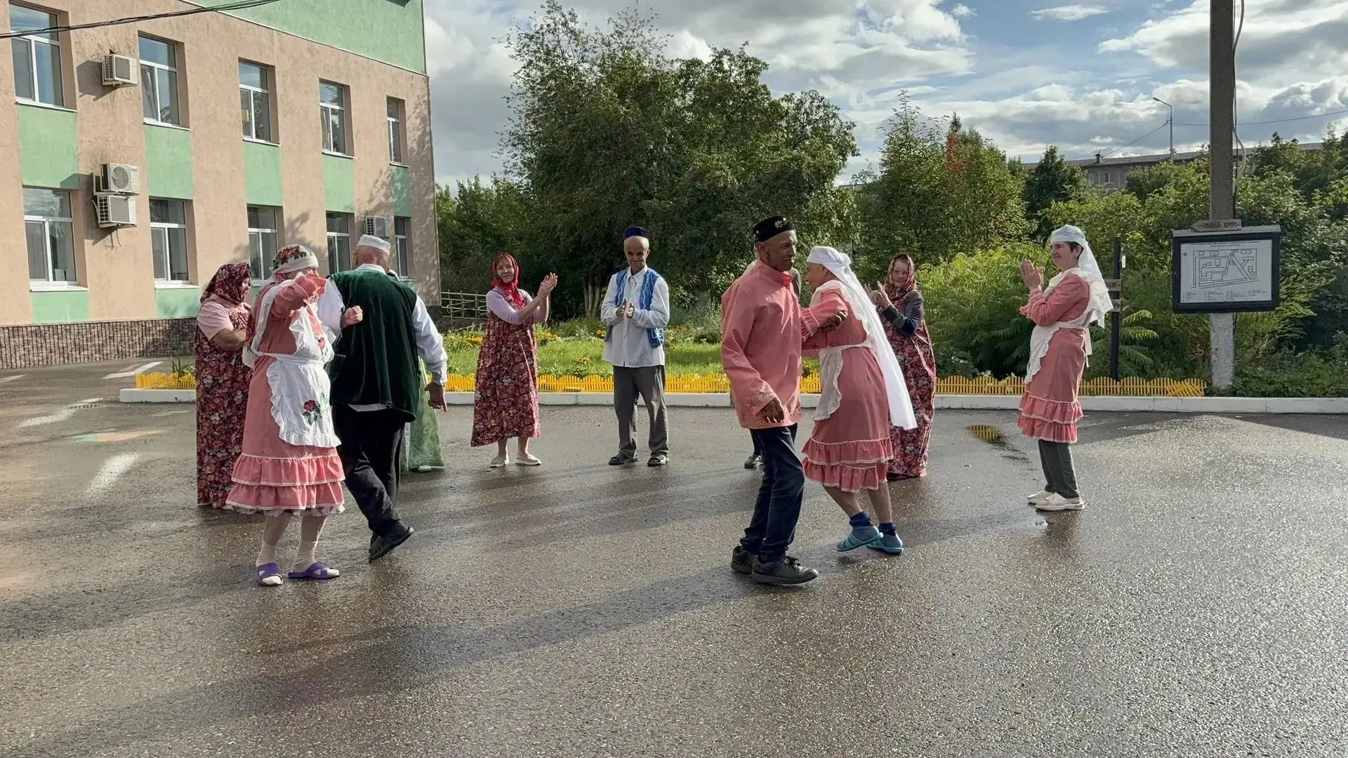 💃🏻15 августа в календаре России отмечен особым знаком — это День хороводов, приурочен...