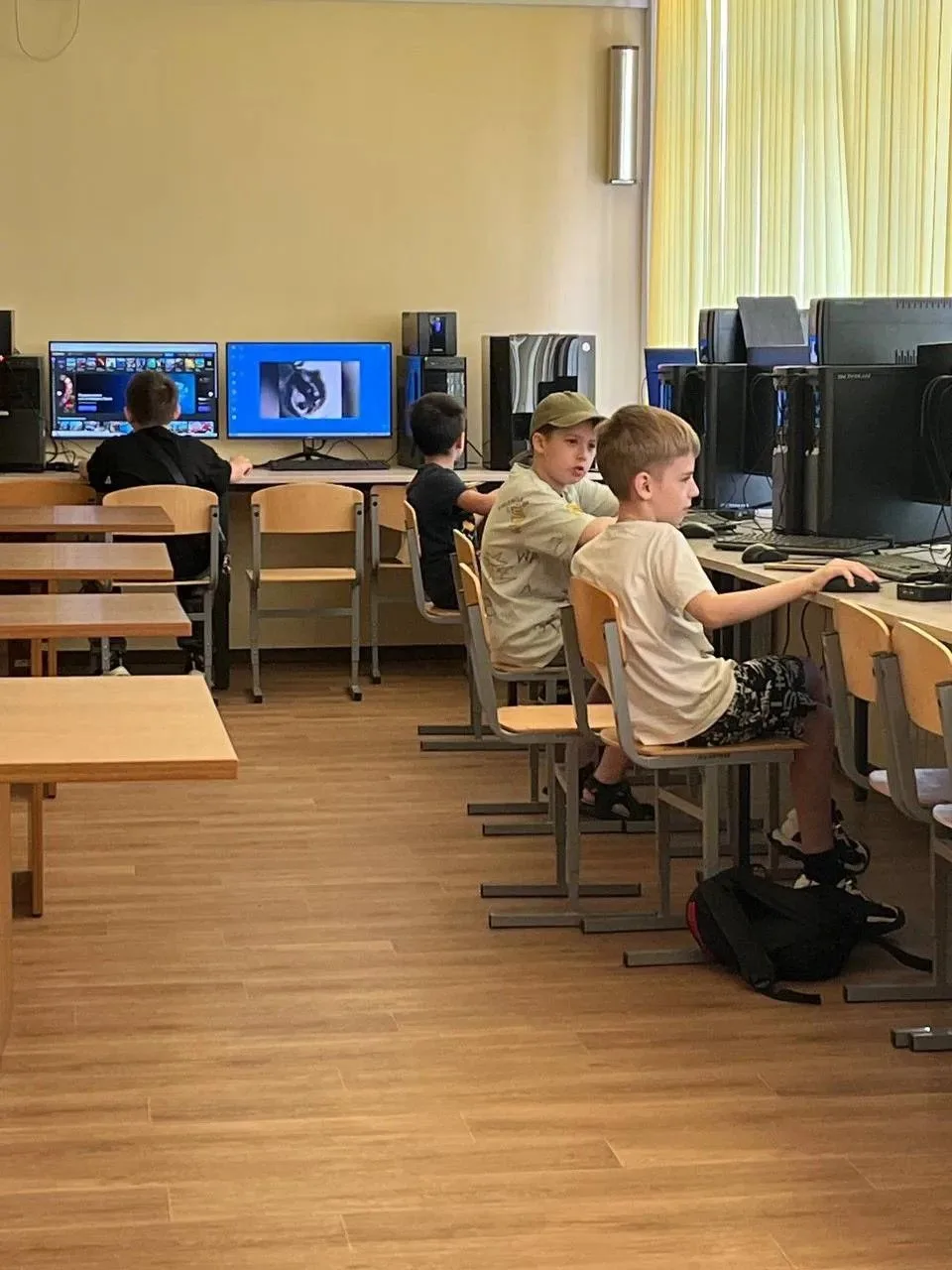 В клубе «Робототехника» ЦДО «МАН Импульс» стартовал двухнедельный хакатон по программир...