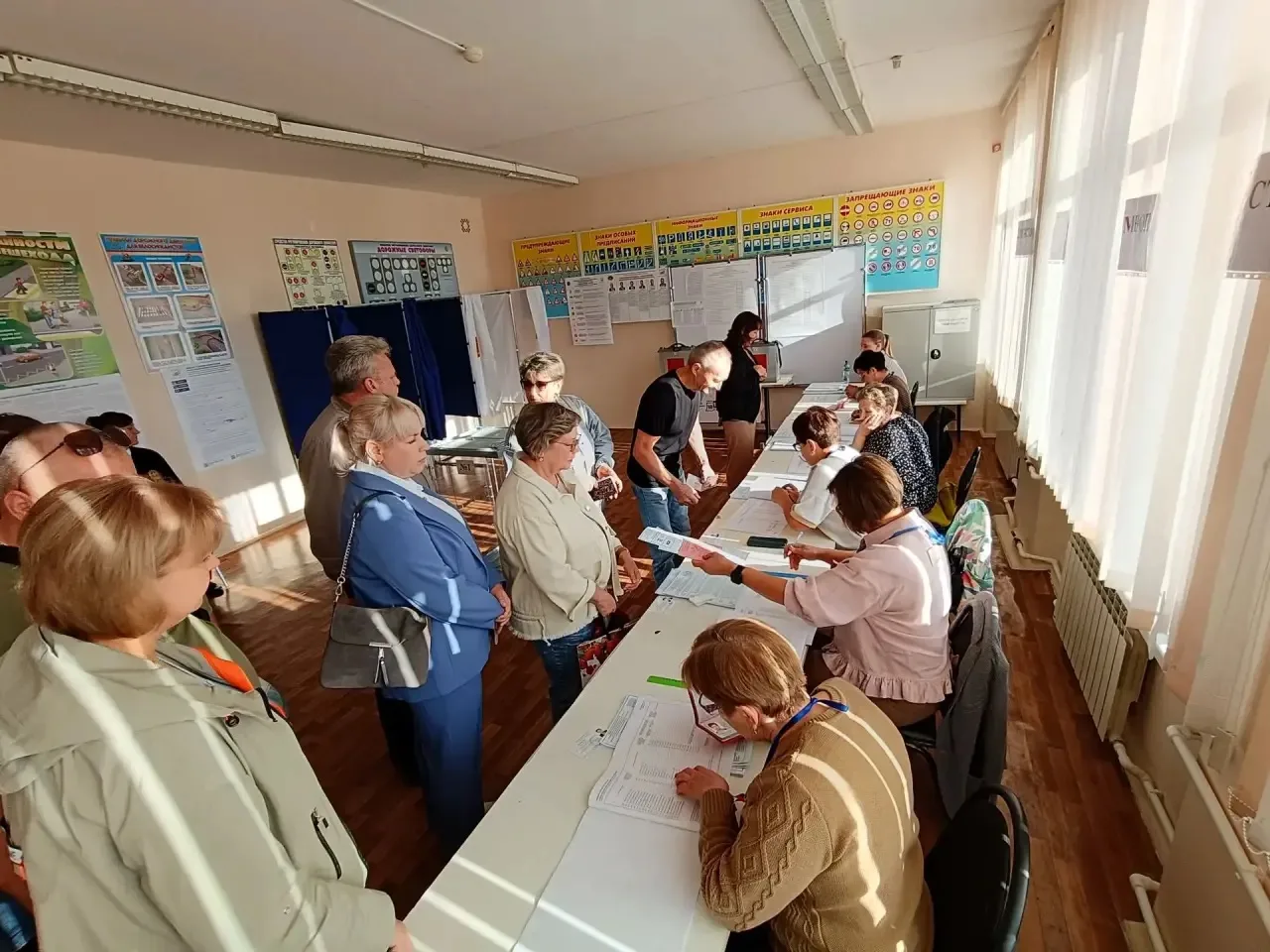 🗳 В Урюпинске открылись двери 20 избирательных участков на выборах депутатов Государст...