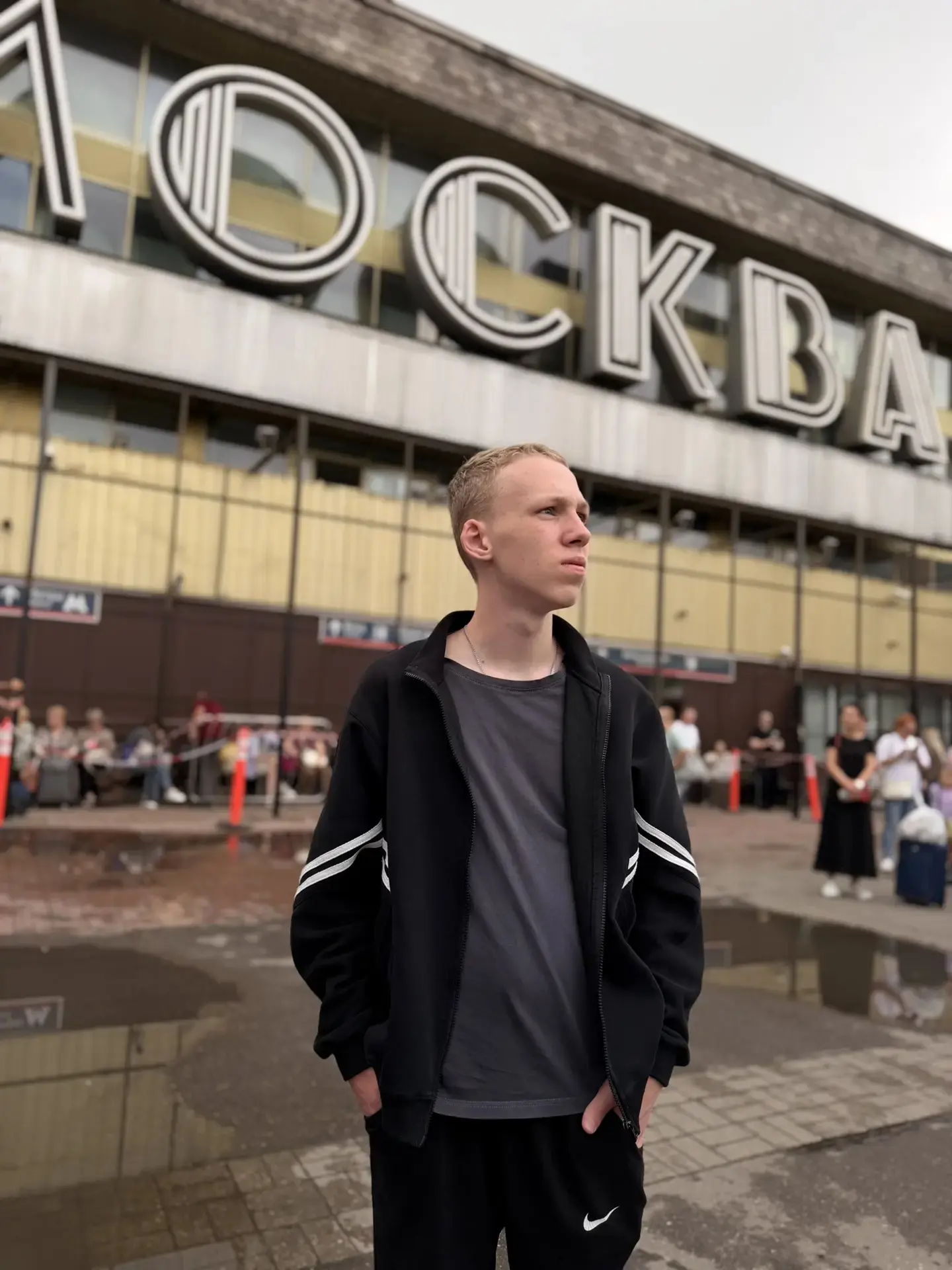 🌞***Лето Саши Казакова**

Саша Казаков поделился своими летними впечатлениями.

🏛 Он побывал в Мос
