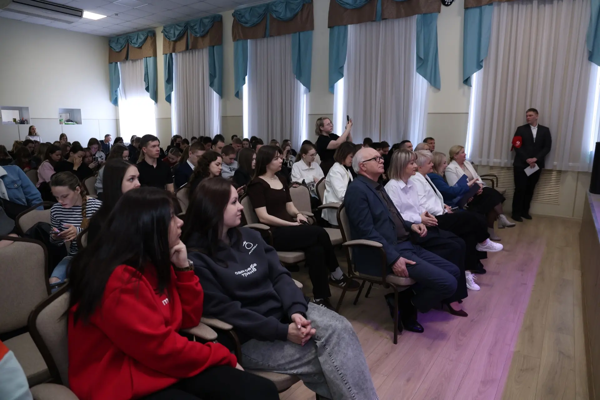 Работу можно найти ещё в студенчестве! Наш Центр карьеры «PROfi» вместе с партнёрами проводит полезн