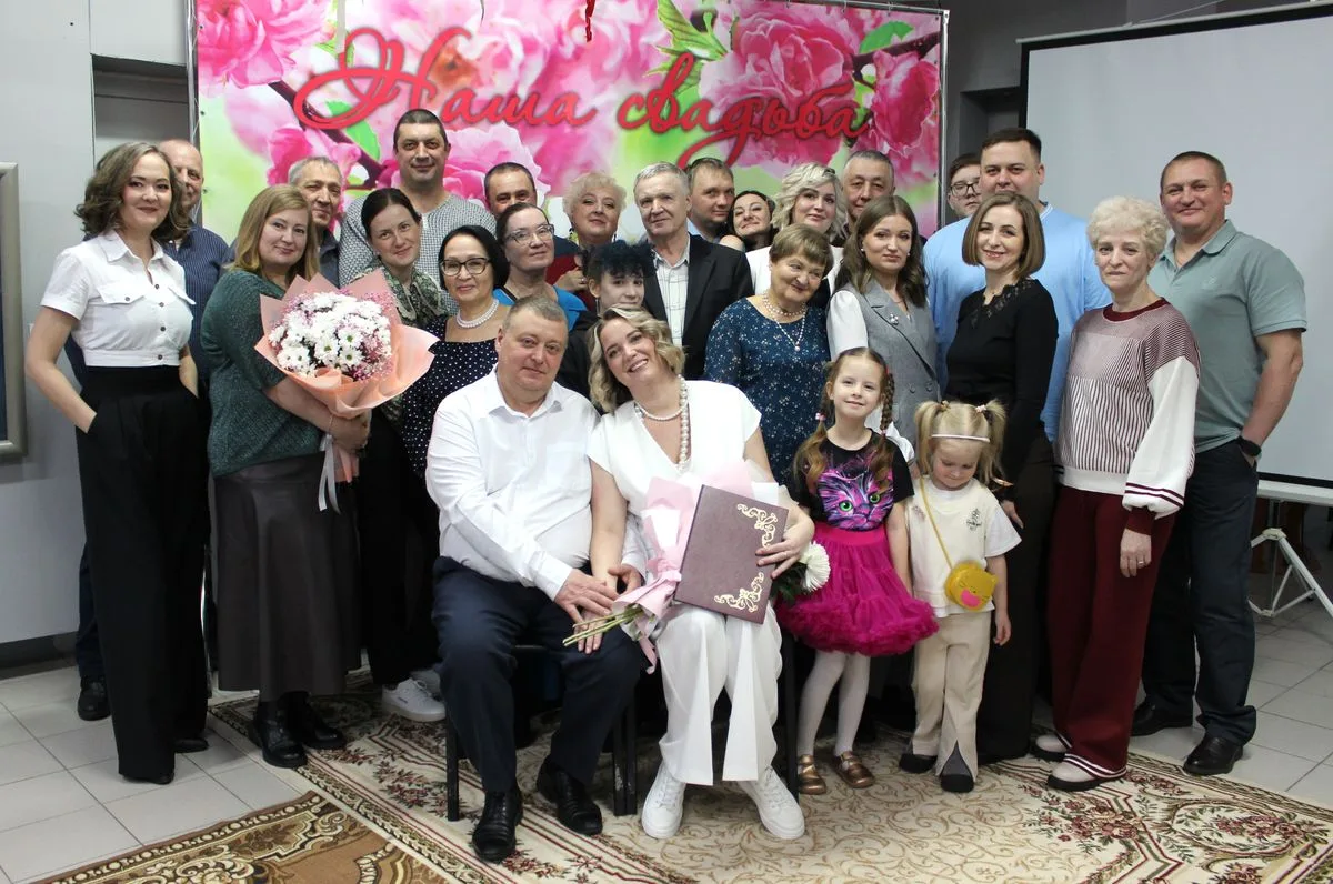 Для многих поход в ЗАГС по-прежнему кажется лишь формальностью, сегодня это ведомство в...