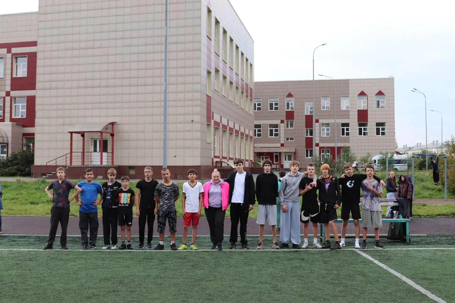 ⚽ День Здоровья в МАОУ «СОШ № 81 имени Евгения Ивановича Стародуб» отметили по‑спортивн...