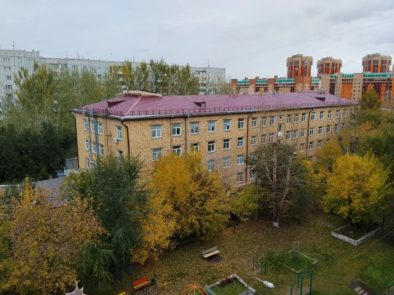 Эффект оптимизации? В Красноярске женщина родила в коридоре роддома