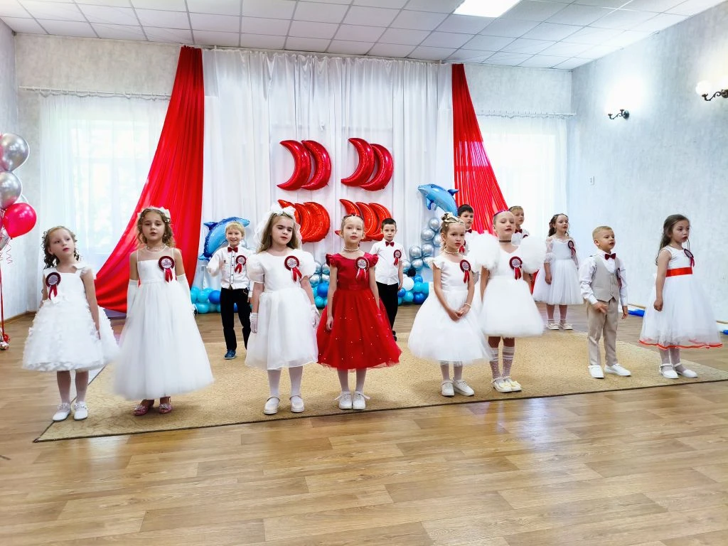 Сегодня волненье сдержать невозможно -