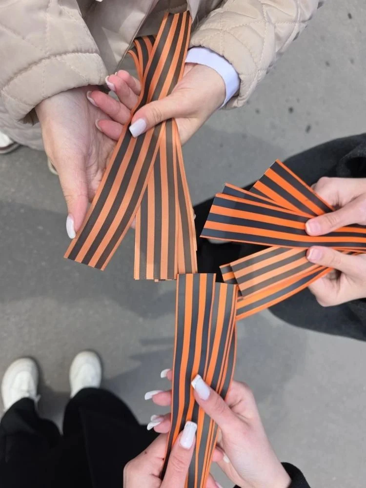 Акция "Георгиевская лента" от волонтёров "Парус надежды". Волонтёры отряда "Парус надежды" активно п