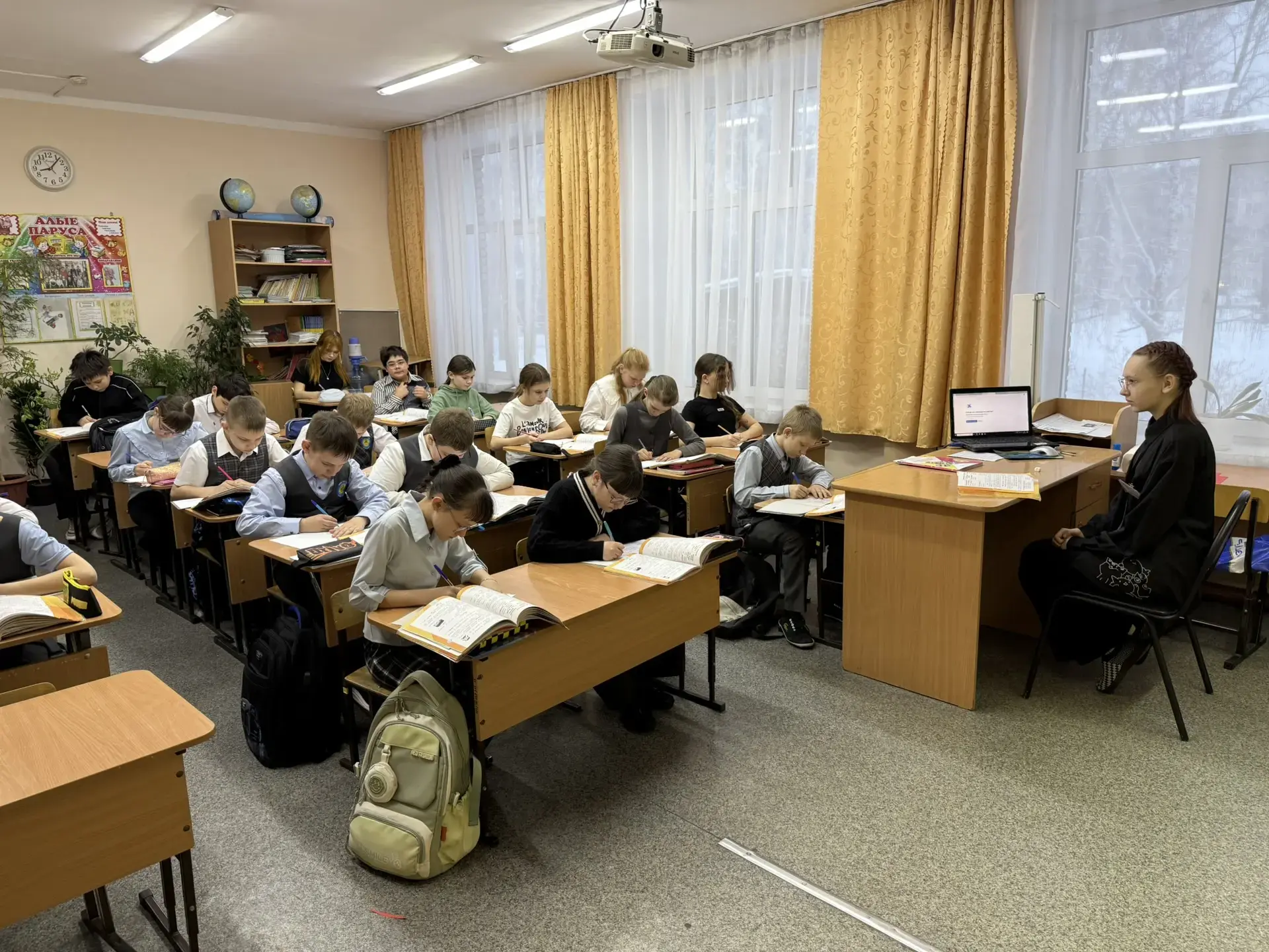 🎉 Сегодня в нашей школе произошло нечто удивительное! По инициативе нашего  советника Коняшиной Ирин