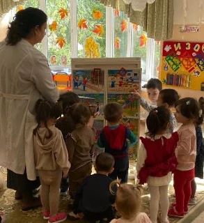 Беседа с детьми: Правила безопасности в детском саду , дома, в лесу, в зоопарке.