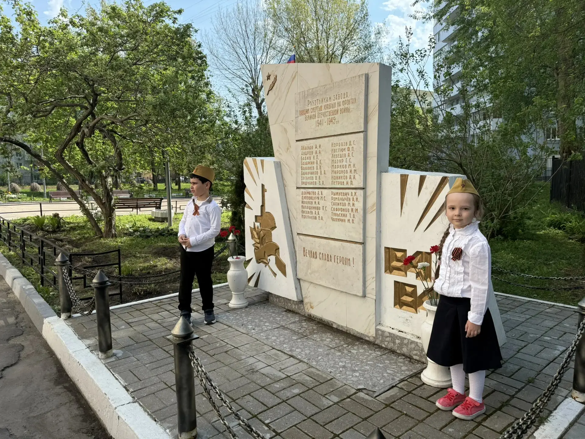 ПАМЯТЬ В СЕРДЦАХ С ДЕТСТВА  🎈 Накануне праздника Дня Победы воспитанники нашего дошкольного отделени