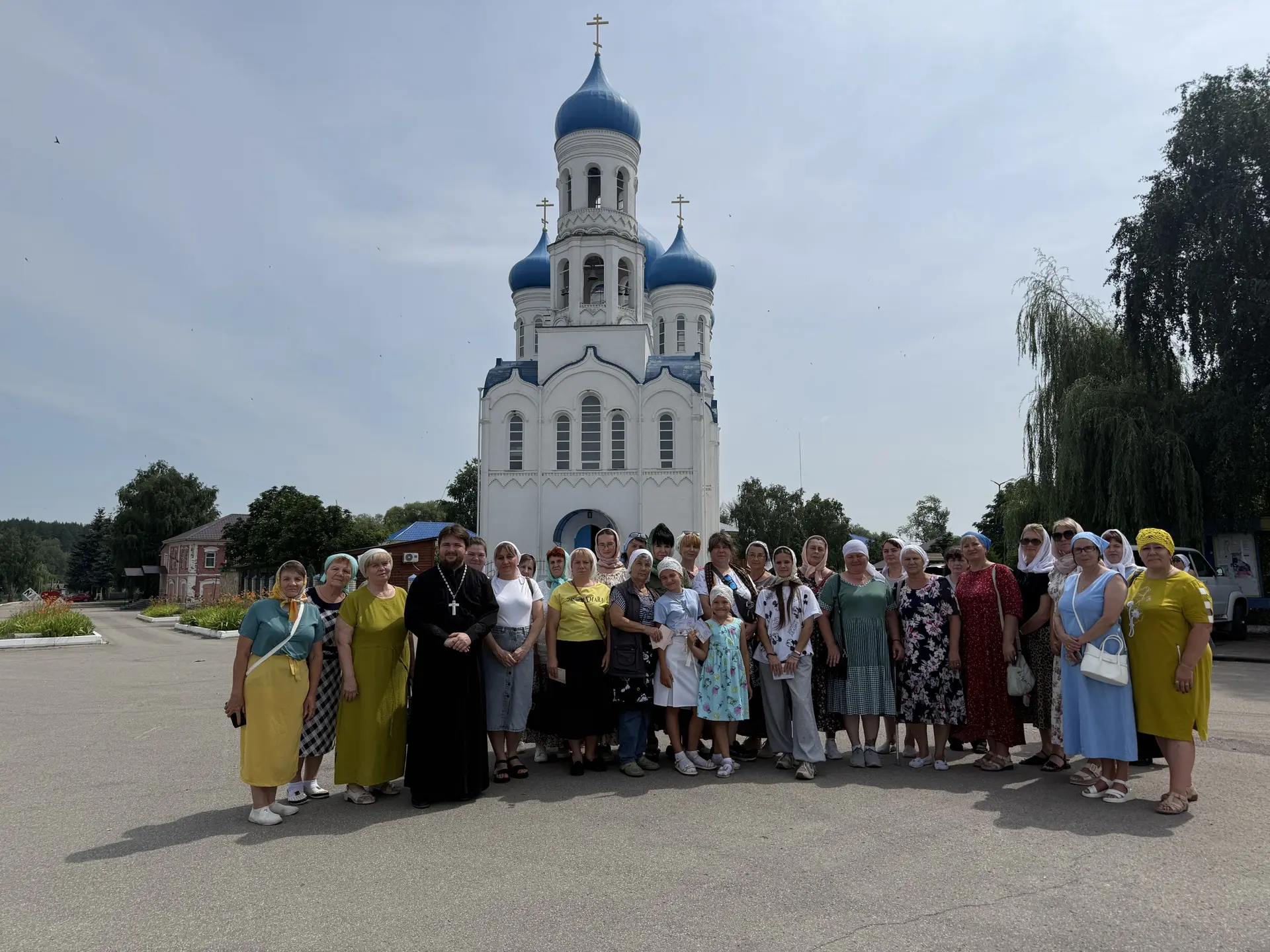 Паломники в нашем храме)
Приезжайте тоже)