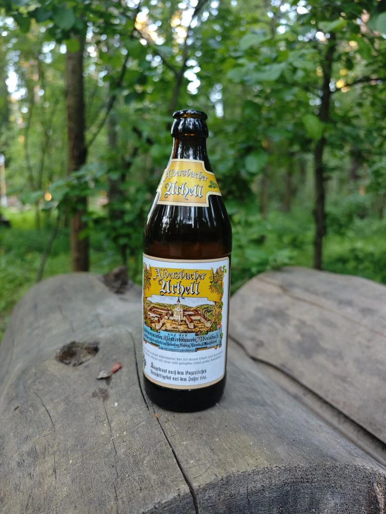 🇩🇪Urhell от Brauerei Aldersbach
5,1 об.
Классический мюнхенский хеллес. Мягкий, солодовый с характ