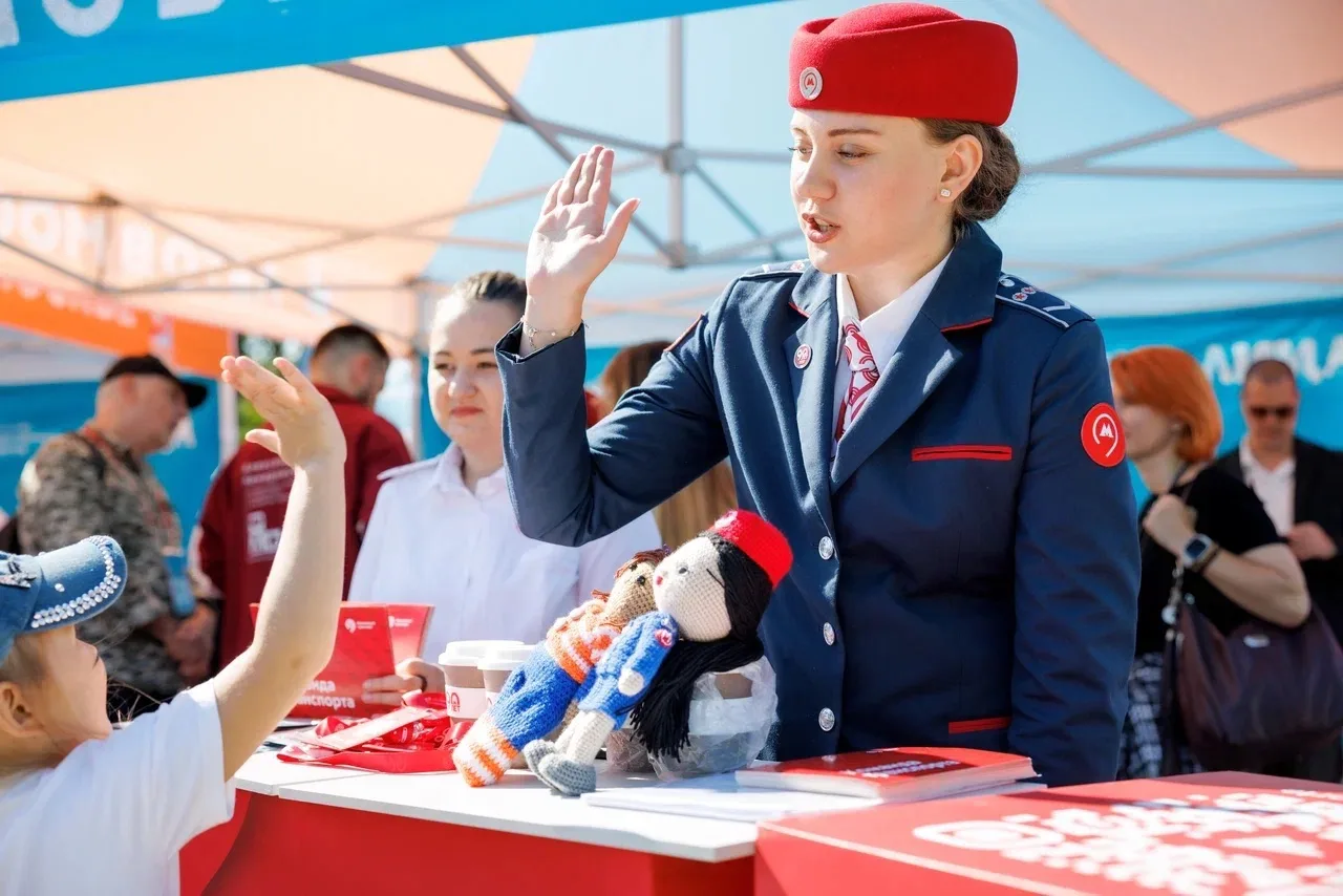 Выходные в парке 850-летия Москвы: семейный фестиваль «Лица» состоялся в столице

👏 Организаторы — 
