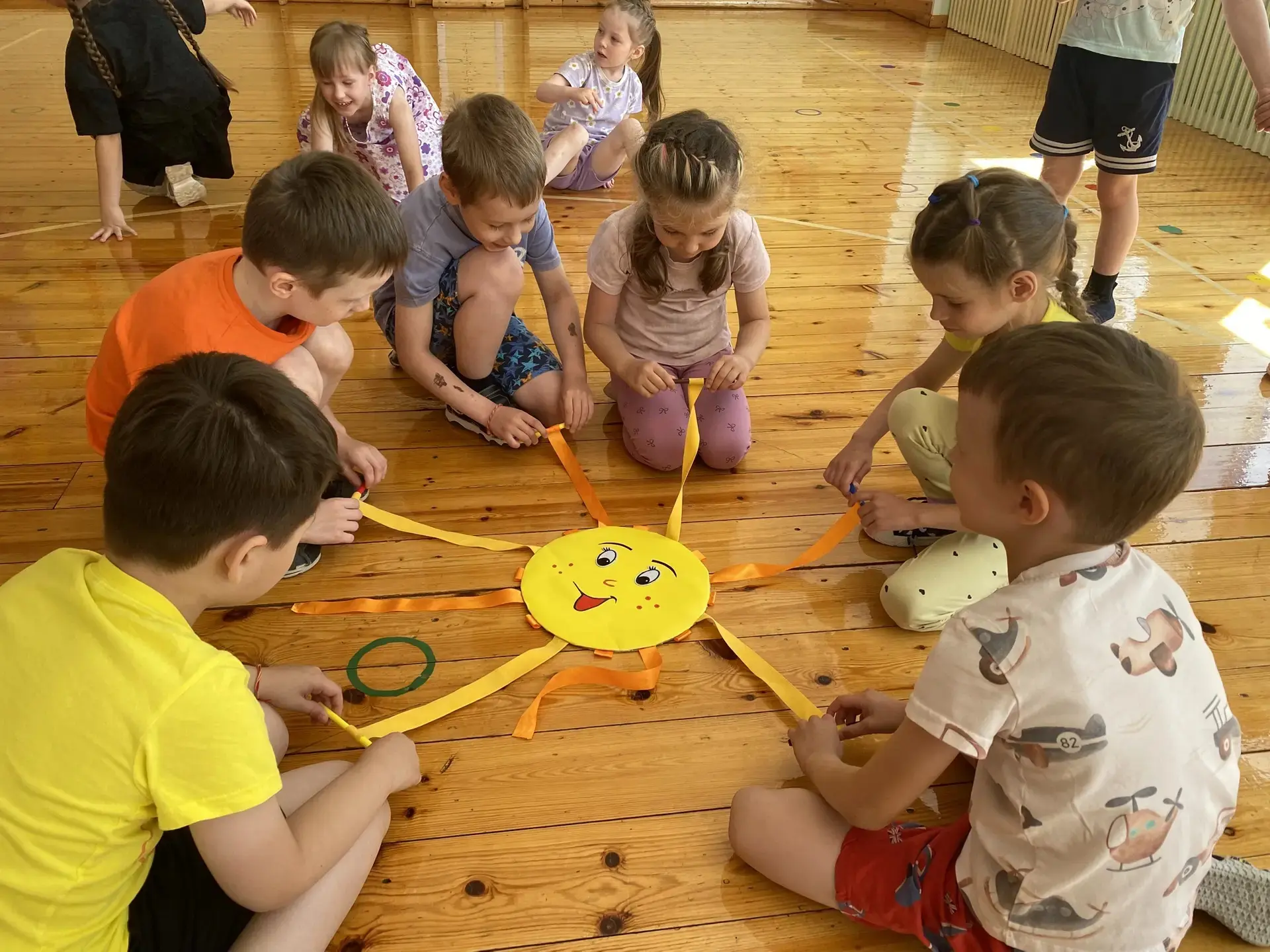 ☀️Ярилин день - макушка лета!☀️

 Ярилин день - макушка лета!
Настала жаркая пора.
Лучей поток проли