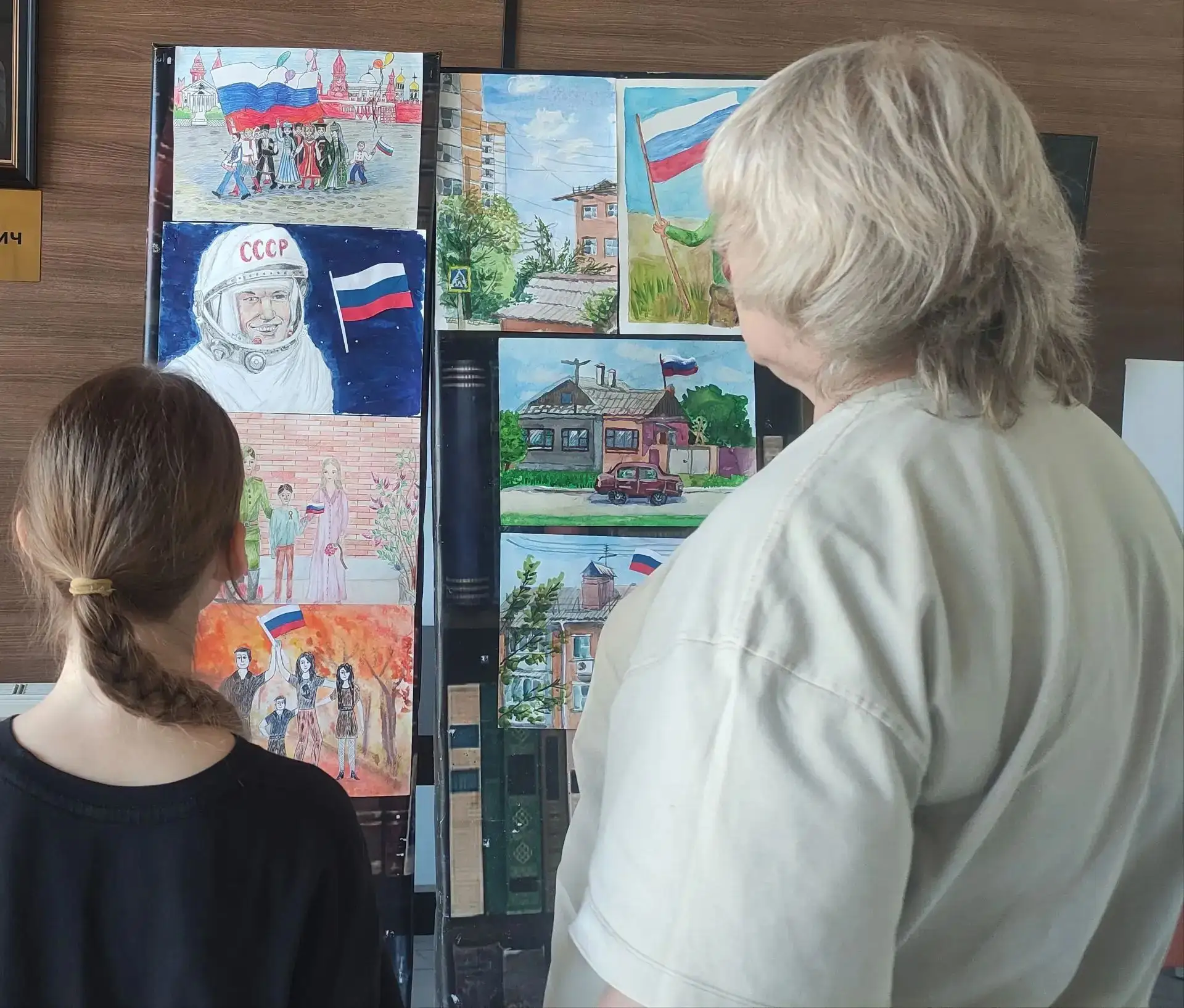 Триколор глазами детей: ко Дню Государственного флага России 🇷🇺🎨