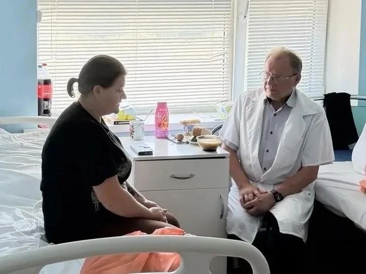 Глава Валуйского округа проведал детей, которые вчера получили ранения в результате ата...
