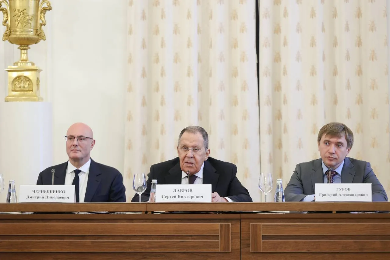 Дмитрий Чернышенко и Сергей Лавров презентовали Международный фестиваль молодежи представителям дипл