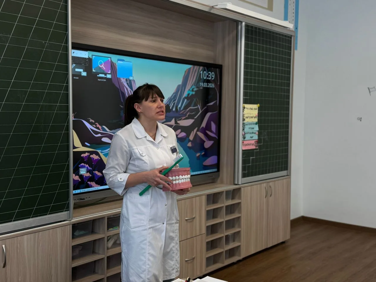 🎉 В 4 «Г» классе прошла невероятно увлекательная встреча — к нашим юным исследователям заглянул детс