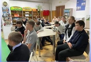 Для учащихся школы в Сосновской городской библиотеке проведен час информации «Озеро Бай...