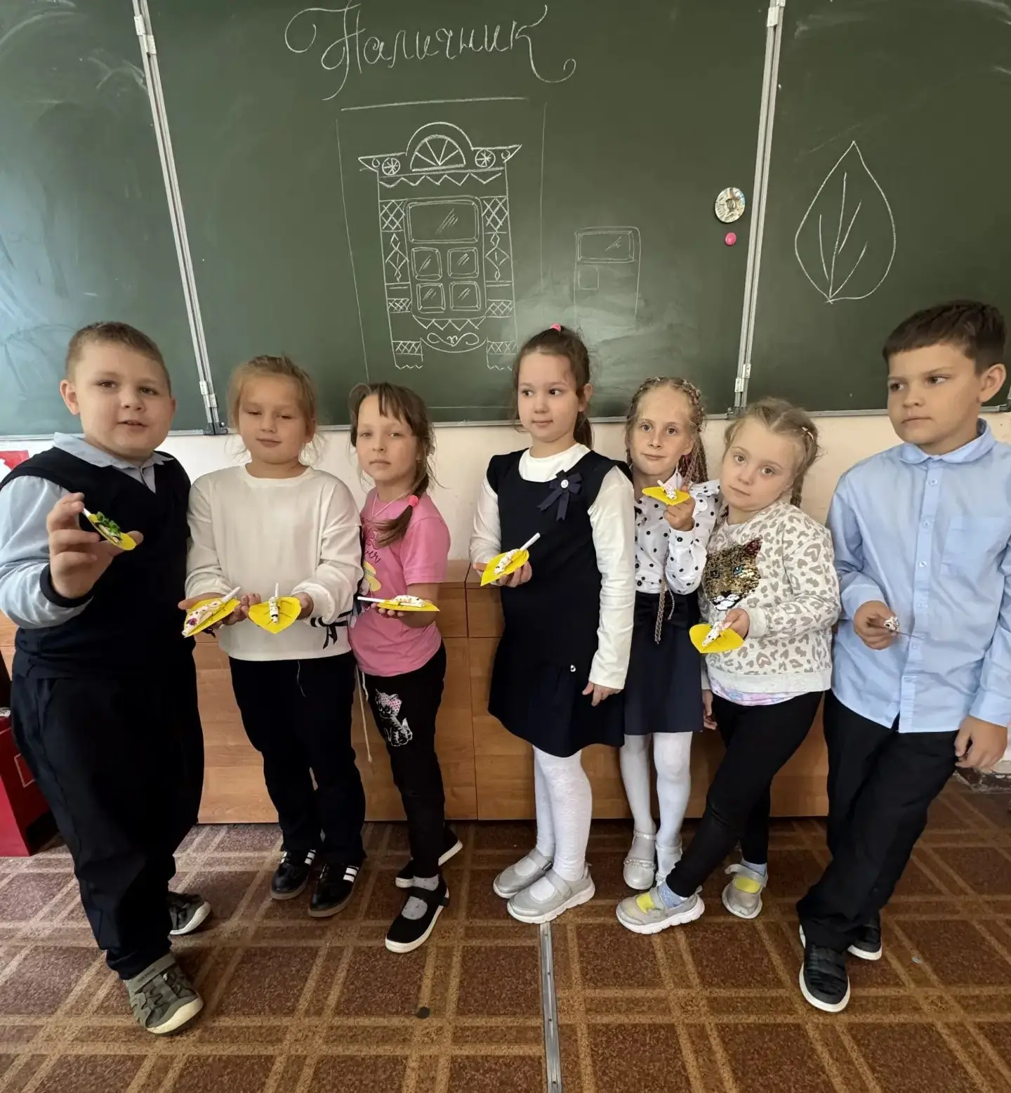 16 сентября в стенах МОУ СОШ №2 прошло увлекательное занятие в творческой группе «Начал...