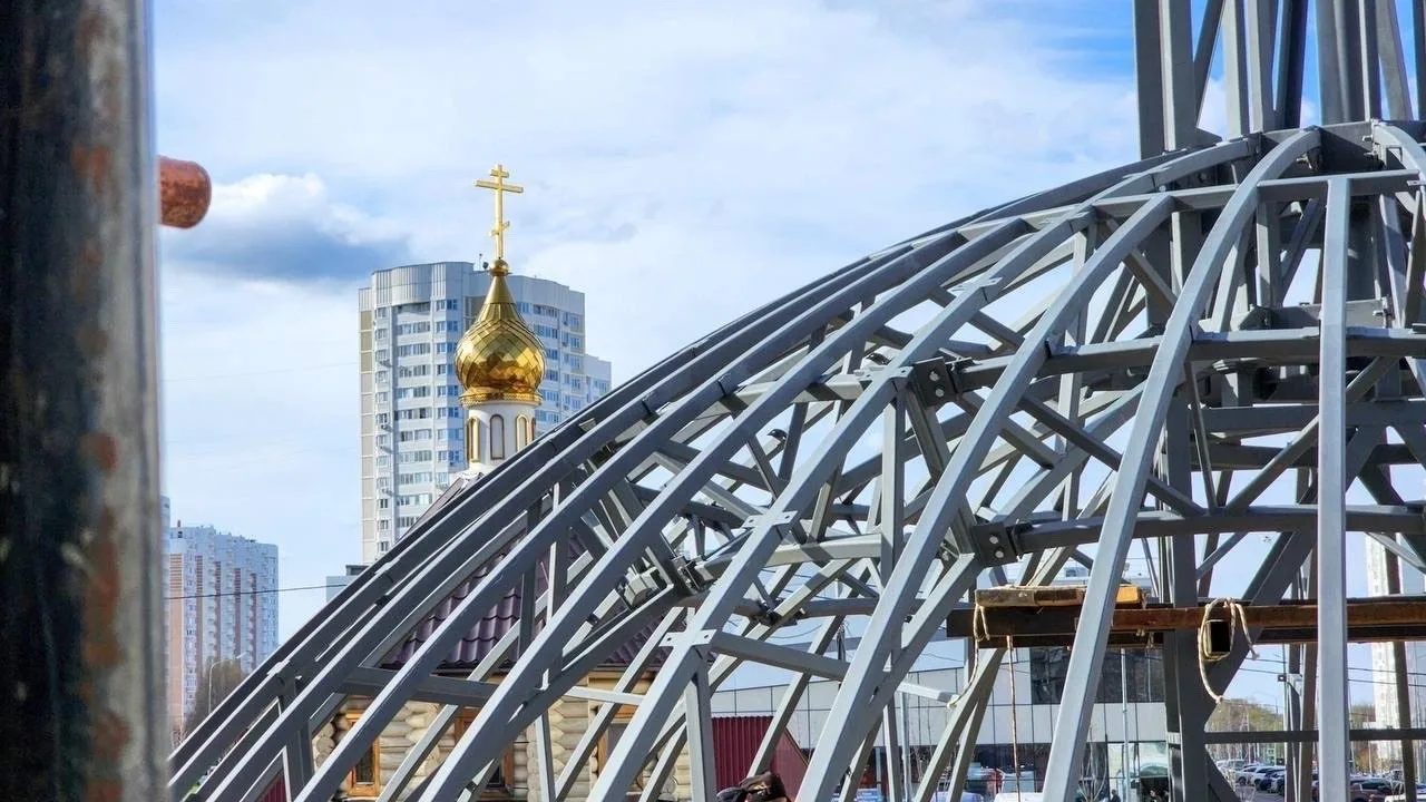 10-метровый купол в строящемся Никольском храме готовят к обшивке золотистым покрытием ⛪️   В Кузнеч