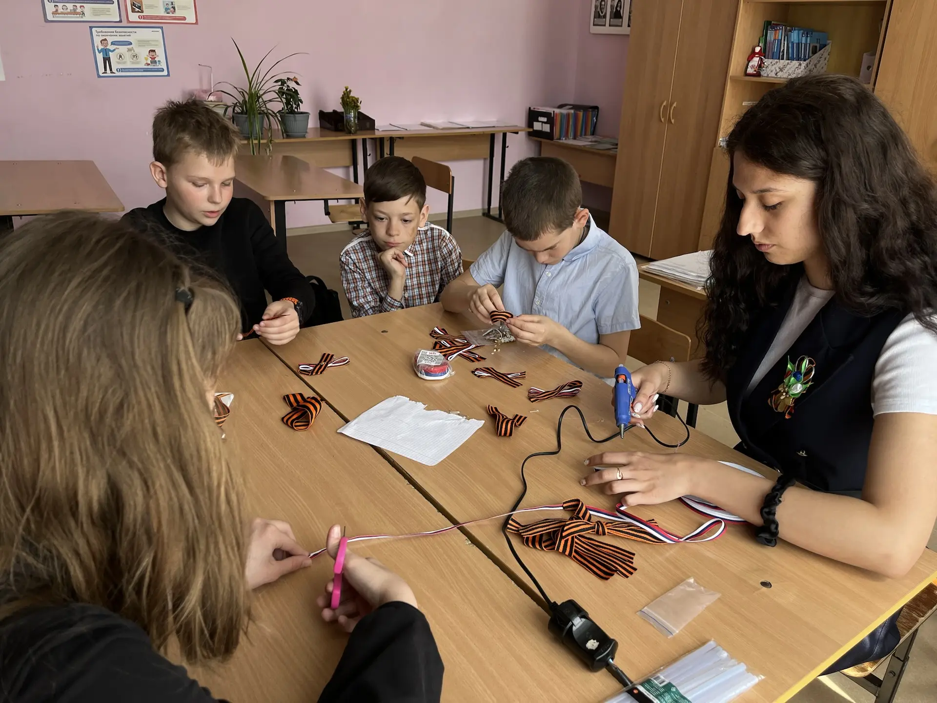 🎖️ Учащиеся нашей школы приняли участие в акции «Георгиевская ленточка»! 🎖️
