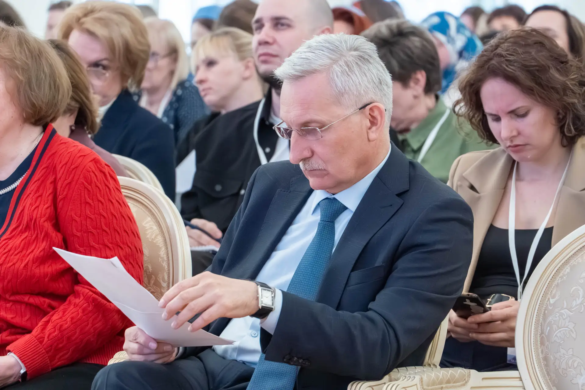 На пленарном заседании форума Министр просвещения РФ Сергей Кравцов подчеркнул, что русский язык и л