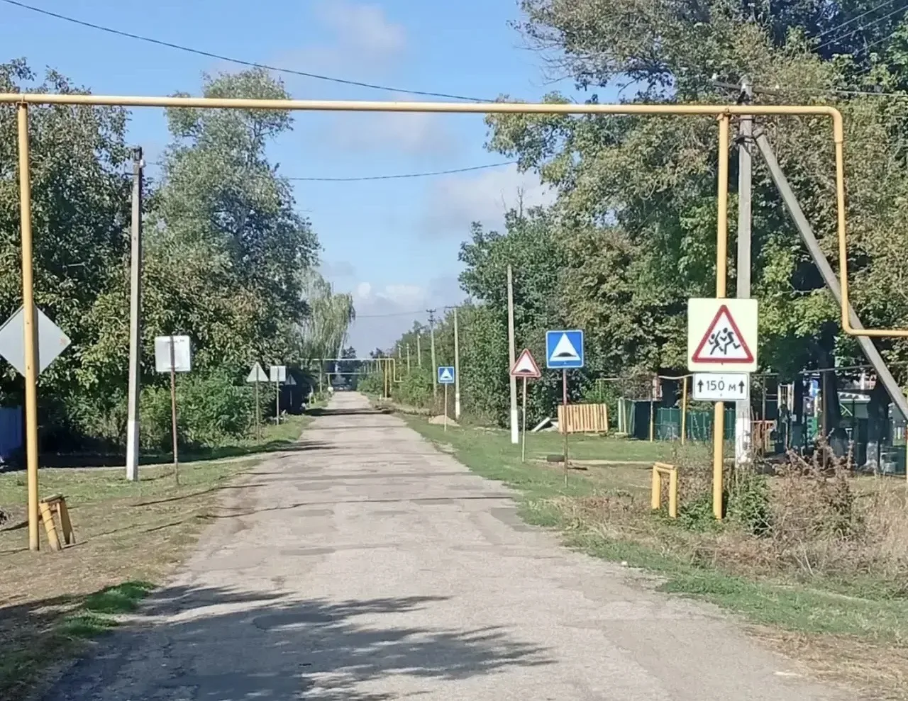 В целях обеспечения безопасности дорожного движения вблизи образовательных учреждений Б...