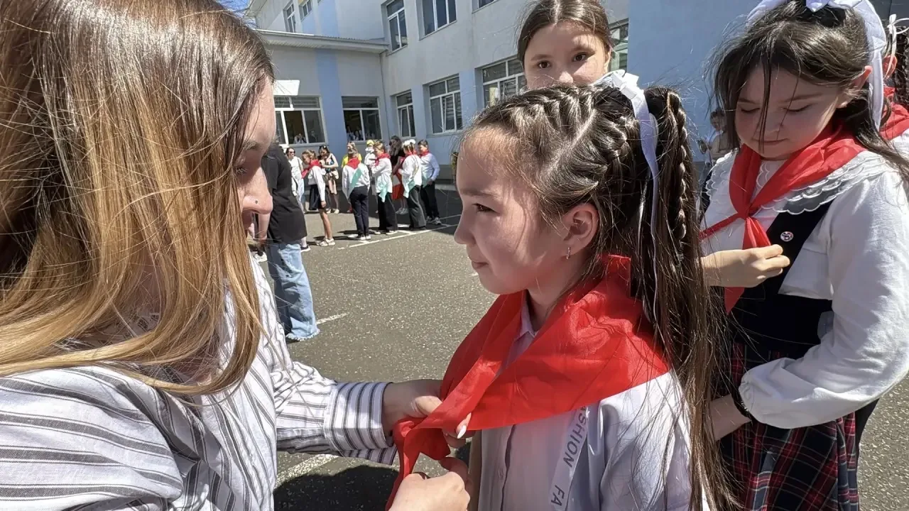 🔔Сегодня в нашей школе прозвучал последний звонок для выпускников начальной школы — ученики 4‑х клас