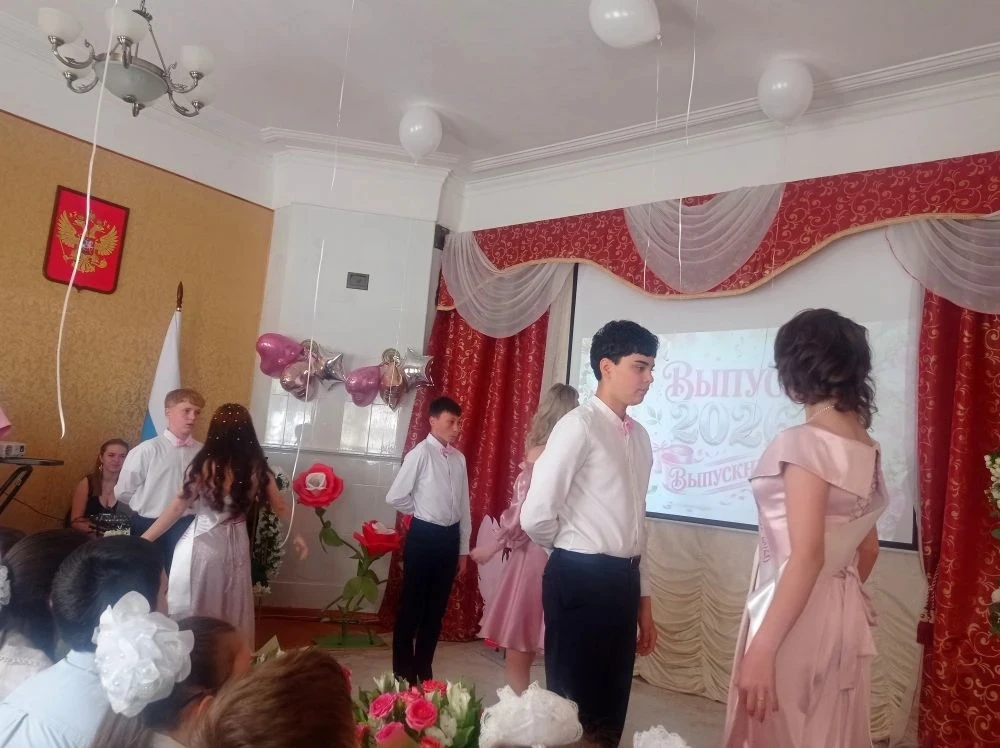 Последний звонок в Фёдоровской школе: трогательно, красиво, навсегда в памяти🫶