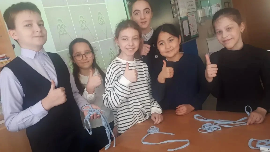🇨🇳✨ Волшебство китайского узла в 4 «Д» классе!  Сегодня в рамках Недели китайской культуры и образов