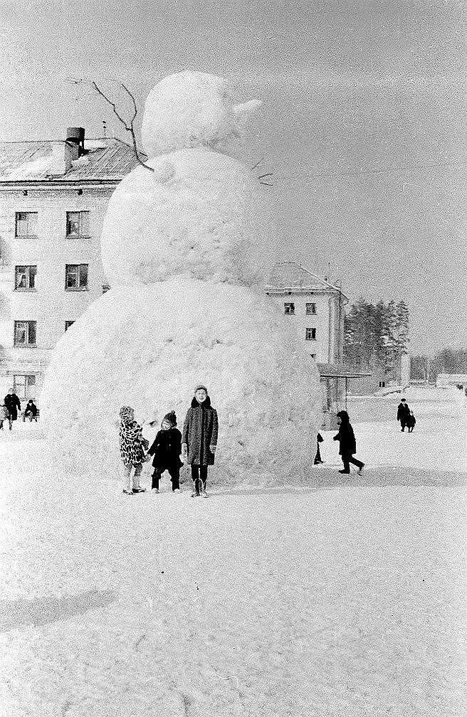 Советский снеговик. Пенза-19. 1960-е.

Наши группы:
САЛАТЫ | ЗАКУСКИ
Старый телевизор 
СССР - ностал