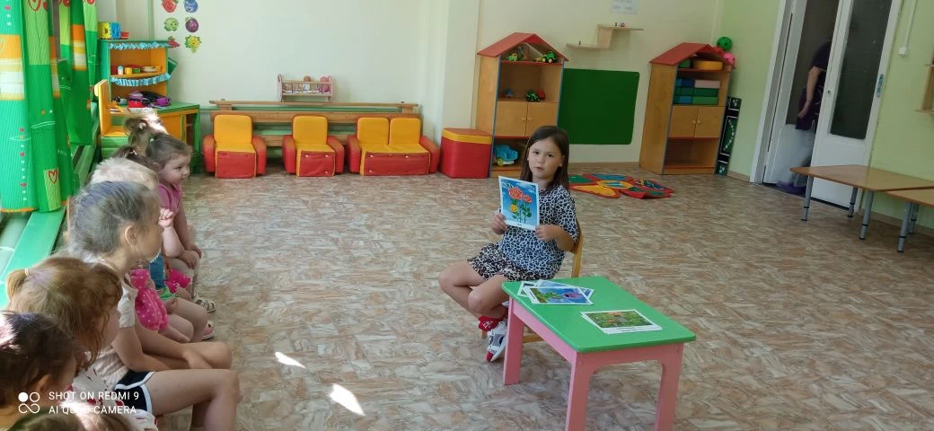 Июль - пора красивых цветов и первых грибов.