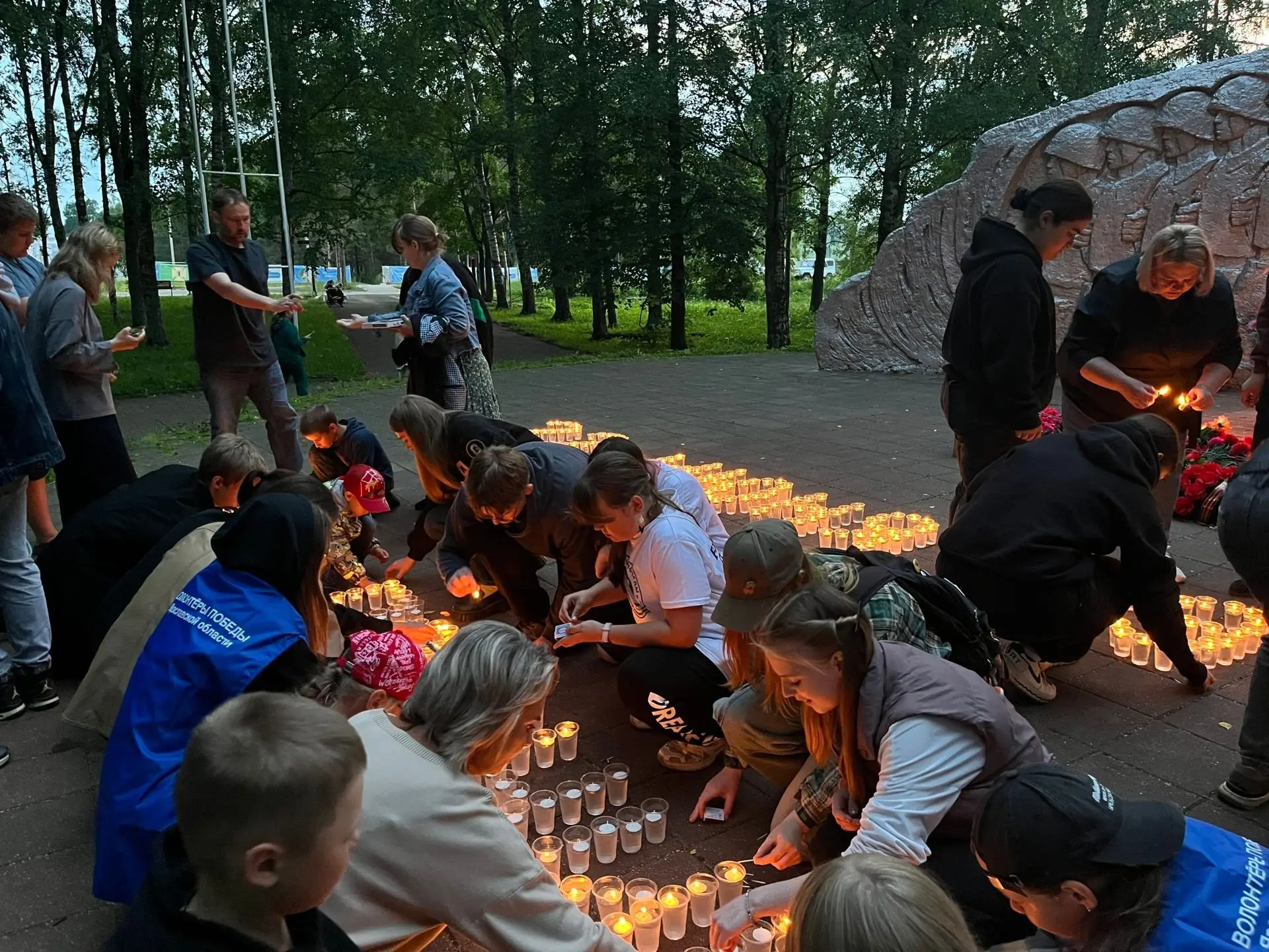 Свеча пямяти 
В День памяти и скорби мы чтим память тех, кто отдал свою жизнь за Великую Победу, за 