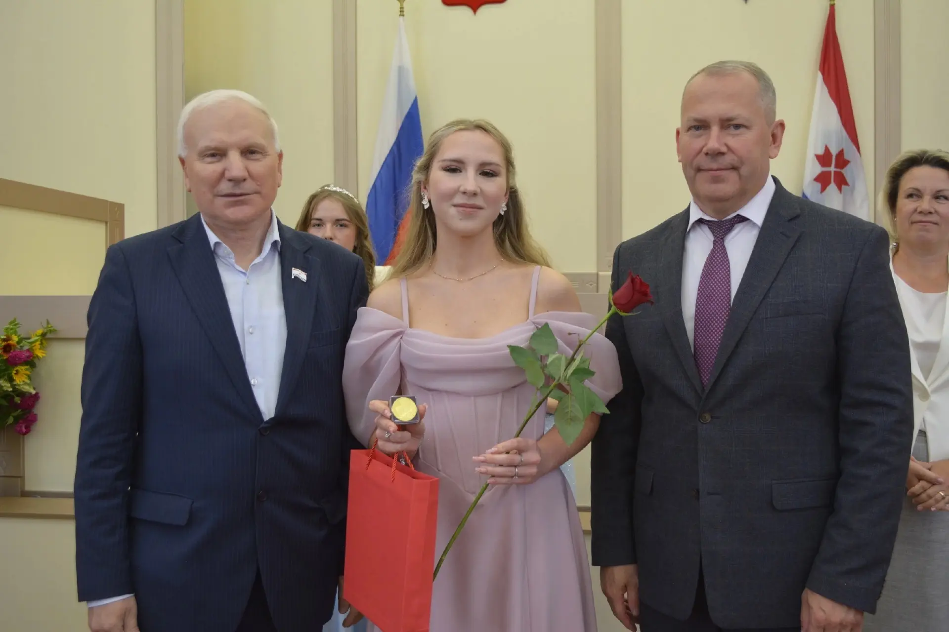 Выпускной отгремел, аттестаты вручены, а мы подводим итоги. 🌍💫

🏅 3 медали — именно столько заслу