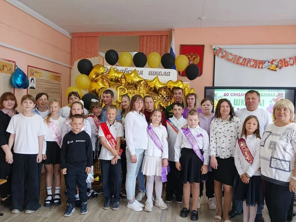 Дорогие мои выпускники!       Сегодня вы стоите на пороге нового этапа своей жизни. За ...