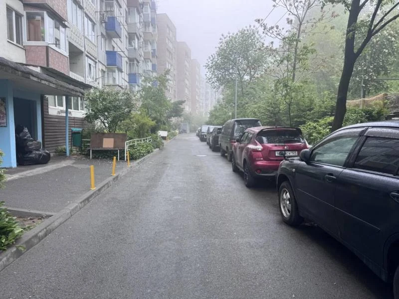 💬Во Владивостоке самокатчик сбил школьника во дворе жилого дома и скрылся  Авария произошла в районе