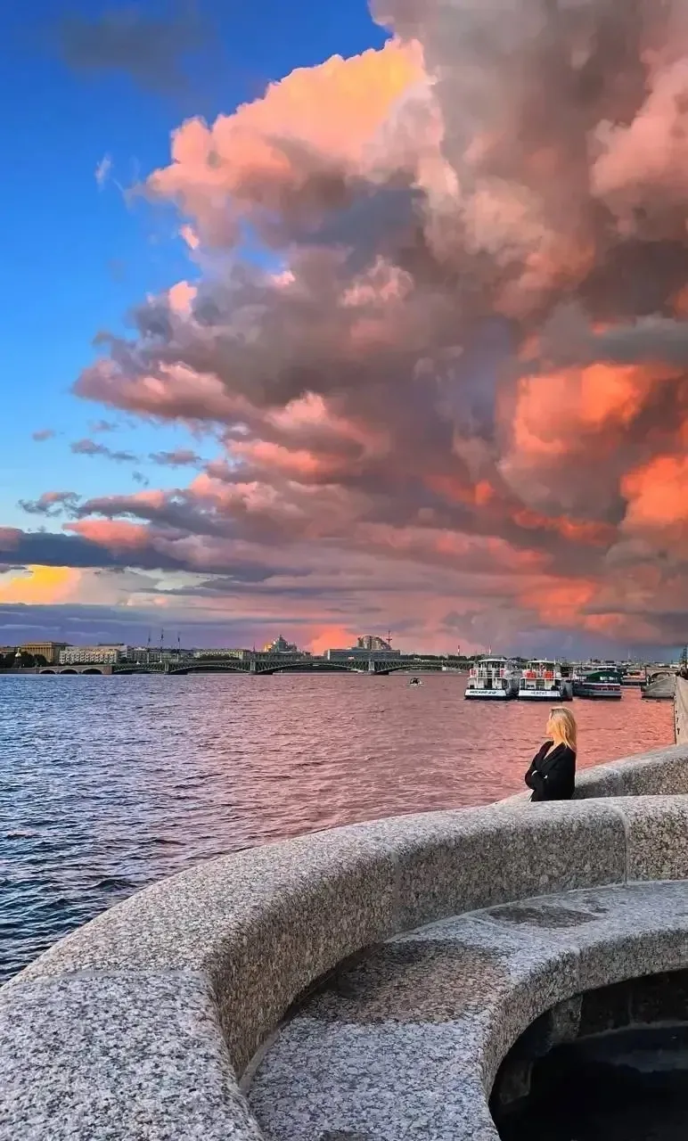 ❤️‍🔥Вчера вечером наблюдали невероятно красивый закат.
