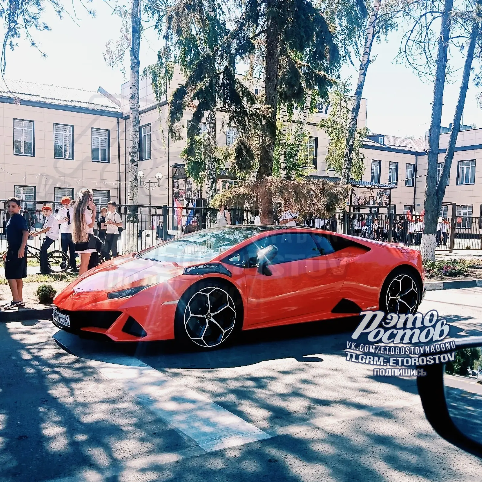 🚗 Каждый ребёнок мечтает, чтобы его забирали из школы на такой лайбе