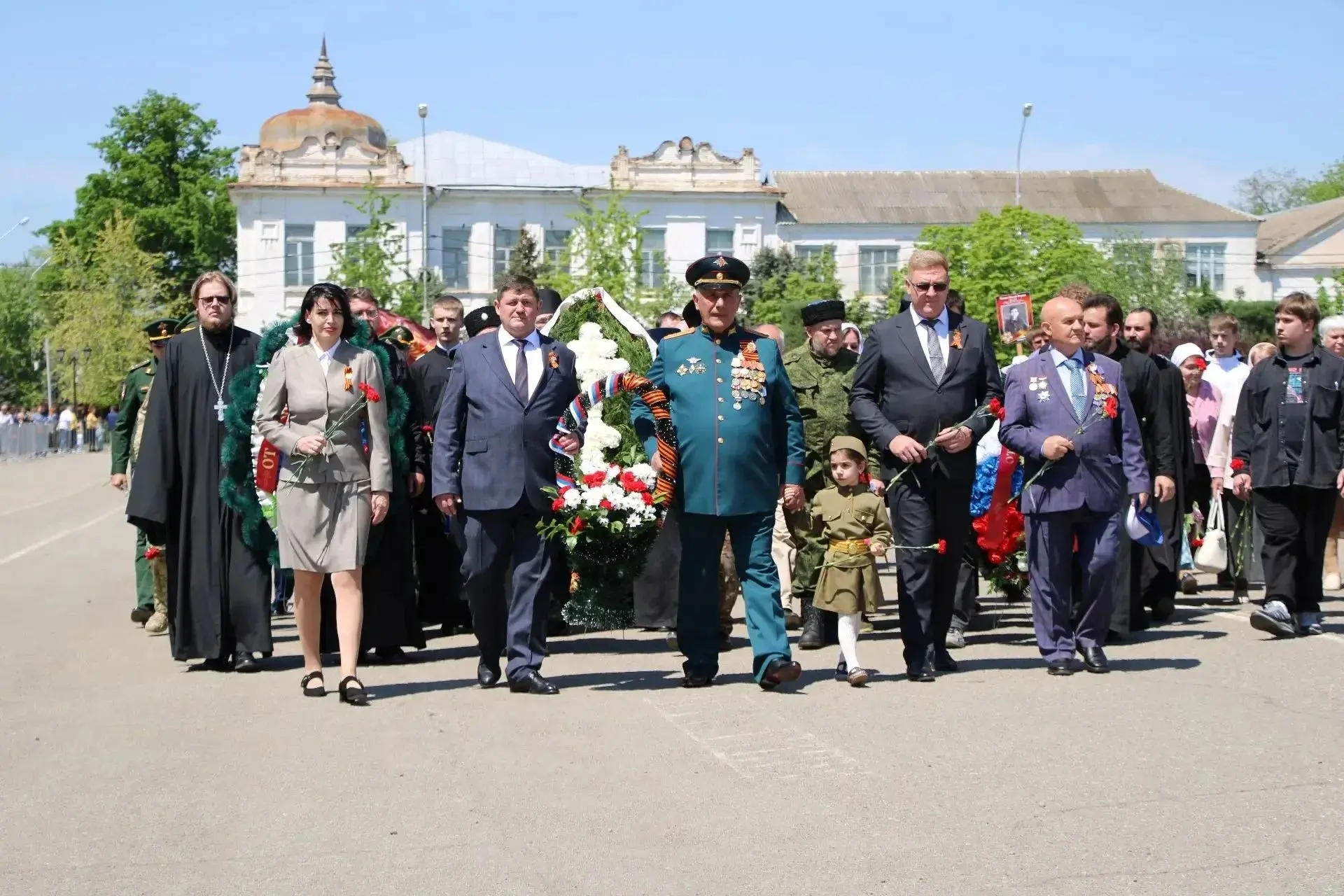 Колонной «Бессмертного полка» прошли будённовцы в День Победы  Кульминацией праздничных торжеств в Д