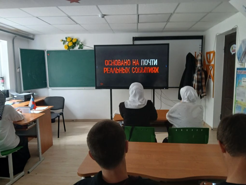 В нашей школе учащиеся 9 класса вместе с руководителем Сиражовой Рашидат М. приняли уча...